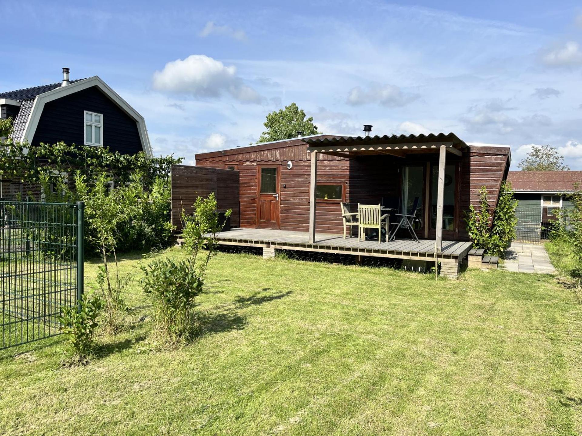 Vrijstaand Chalet Met Veel Buitenruimte En Veranda Vila Zuid-Scharwoude Exterior foto